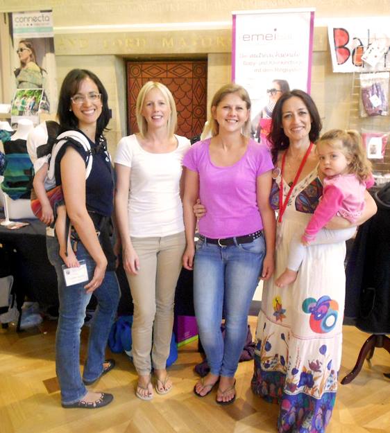 En la foto con Elena López, Daniela Eberhart (a su derecha) y una de sus colaboradoras.